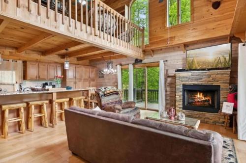 Rock the River Lodge in Ellijay, USA