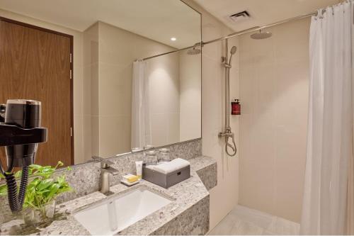 room detail thumbnail 2