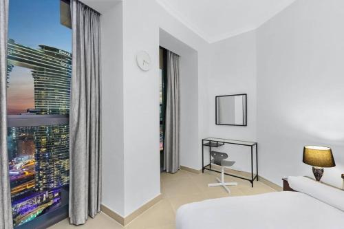 FIRST CLASS 3BR Panoramic Skyline View, Дубай (фото 2)
