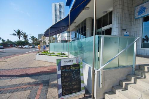 Gooderson Tropicana Hotel - image 4