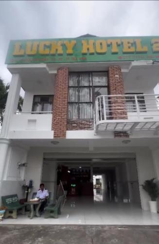 Tampilan eksterior, Lucky Hotel 2 in Tra Vinh