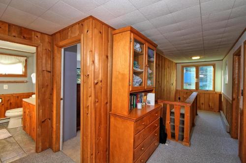 Pittsfield Chalet - image 11