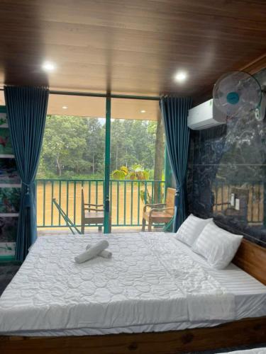 3 king beds