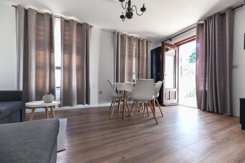 Apartment image 10