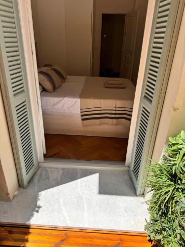 Luxury Central Condo with Private Terrace in Nice, Ницца (фото 10)