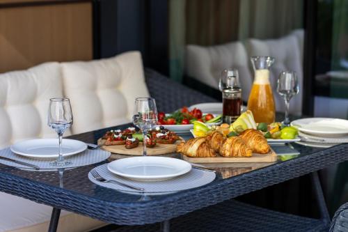 Sunshine Residence & Hotel – Batumi, IL