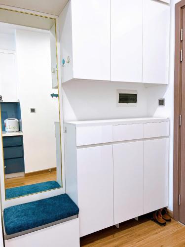 One-Bedroom Apartment with Balcony image 5