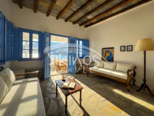 Traditional Seafront Family House in Alopronia (Sikinos)