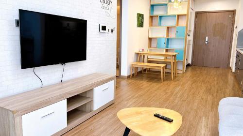 One-Bedroom Apartment with Balcony image 8