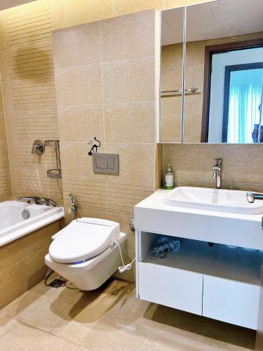 One-Bedroom Apartment with Balcony image 1
