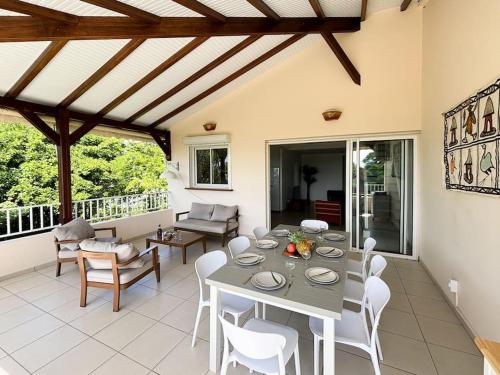 Bel appartement duplex T4 Laboté, vue mer, a 600m de la plage de Diamant Bel appartement duplex T4 Laboté, vue mer, a 600m de la plage de Diamant