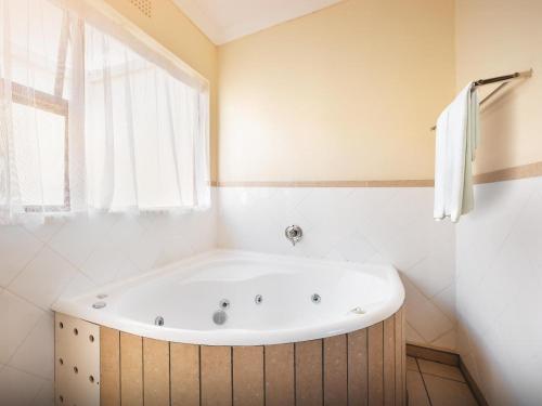Bathroom, Temba Private Game Reserve in Thomas Baines Nature Reserve