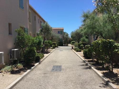 Gîte Climatisé 2 à 4 personnes dans Résidence Vacances avec Piscine Chauffée à Mouriès au coeur du Parc Naturel Régional des Alpilles LS1-294 OUCEAN - image 5