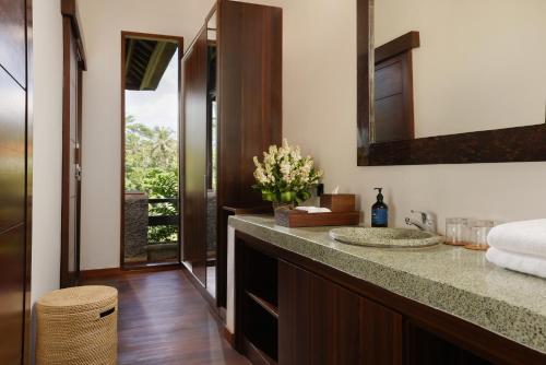 Two-Bedroom Villa image 8