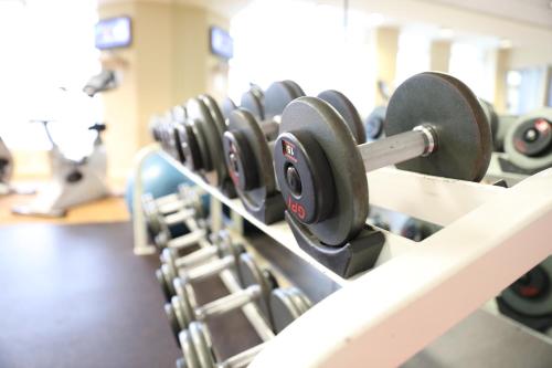 Fitness center, Dadeland Towers by Miami Vacations in Glenvar Heights