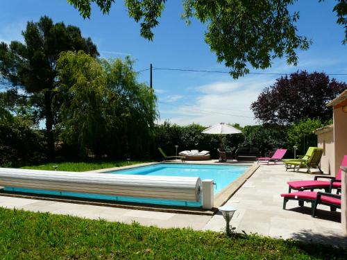 Mas Provençal avec une Belle Piscine Privée située en campagne de Venelles vue sur la Sainte Victoire proche d'Aix en Provence 10 personnes LS7-257 AMBICIOUN - image 3