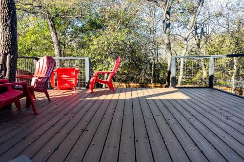 Lakefront Bliss - 3BR Home Near Marina & Beaches in Pottsboro, USA