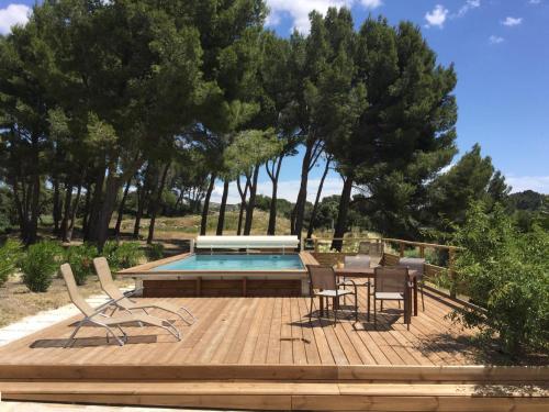 typical provencal farm in an exceptional natural site, the alpilles park - 8 people. - Location saisonnière - Maussane-les-Alpilles