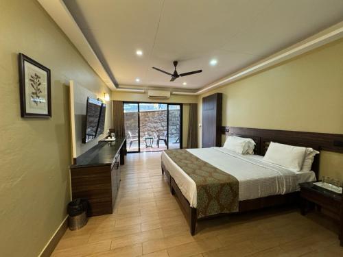 Upper Deck Resort - Highest Peak, Lonavala in Gold Valley