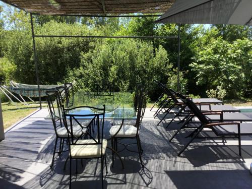 Charmante location vacances climatisée avec piscine proche de L'Isle sur la Sorgue 8 prs 4 chambres avec salles d'eau contigües LS2-331 RIBIERO - image 12