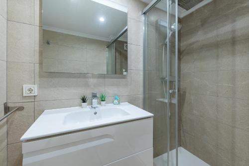 Apartment with Sea View image 3
