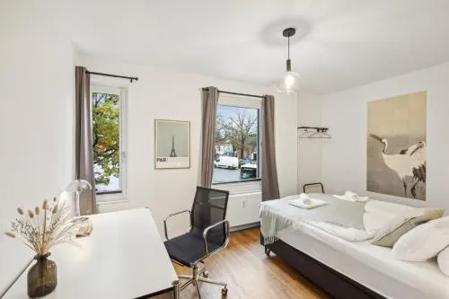 Apartment Kranich mit 3 Zimmern, top Infrastrukturlage HH Langenhorn, nähe Airport, Boxspringbetten und Arbeitsplätzen mit Glasfaser WLAN in Hamburg, Deutschland