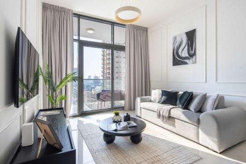 Frank Porter - Dezire Residences, Dubái