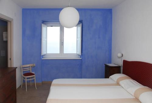 1 king bed, 2 twin beds