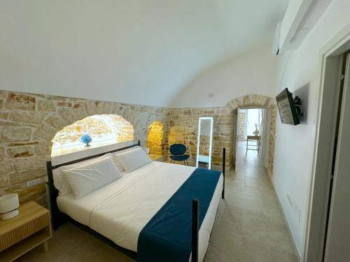 1 king bed, 1 double bed