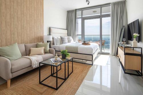 Frank Porter - Damac Carson B, Dubai