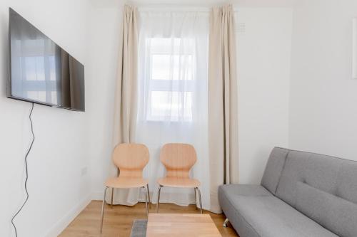 Spacious 2BD Flat Short Walk from ExCel London, London (photo 7)