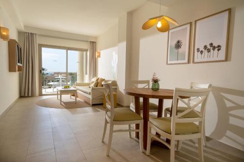 設施, Iberostar Waves Gaviotas Park -All Inclusive in 普拉亞德建尼亞