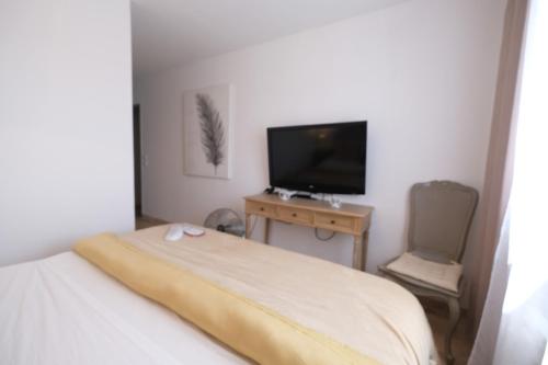 charming family house with private pool, near the center of arles, quiet, in the camargue natural park – 8 people charming family house with private pool, near the center of arles, quiet, in the camargue natural park – 8 people