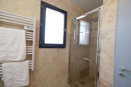 charming family house with private pool, near the center of arles, quiet, in the camargue natural park – 8 people charming family house with private pool, near the center of arles, quiet, in the camargue natural park – 8 people