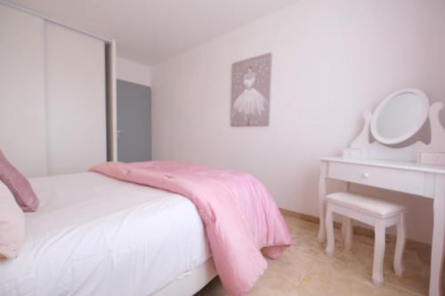 charming family house with private pool, near the center of arles, quiet, in the camargue natural park – 8 people charming family house with private pool, near the center of arles, quiet, in the camargue natural park – 8 people