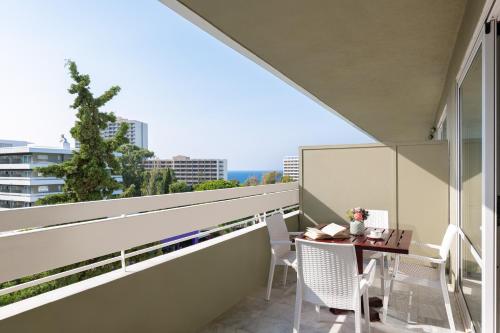 Dionysos Hotel