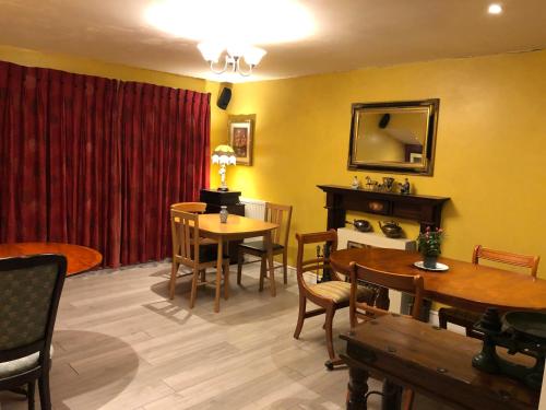 Faciliteter, BFamily-Jacks Court in Stalybridge