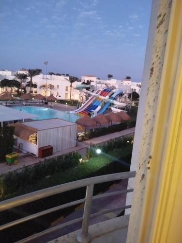 55 négyzetméteres, 1 hálószobás Apartman 1 fürdőszobával Sahl Hasheesh területén (Cecelia Beach Resort Furnished Chalet for Rent) in Hurghada vízparti része