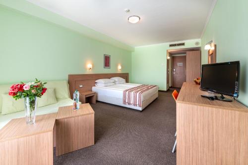 Jeravi Beach Hotel - All Inclusive