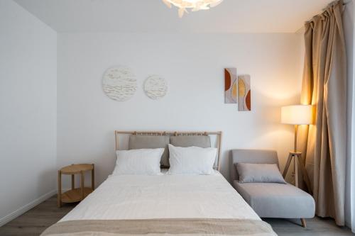 Plaza Residence Studio 214