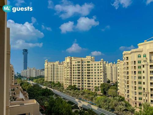 Luxurious 2BR Haven in Iconic Palm Jumeirah