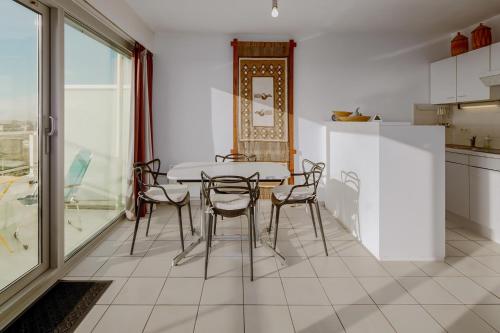 One-Bedroom Apartment image 10