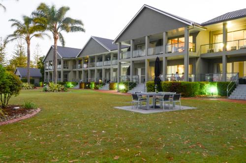 Moby Dick Waterfront Resort Motel - 전망