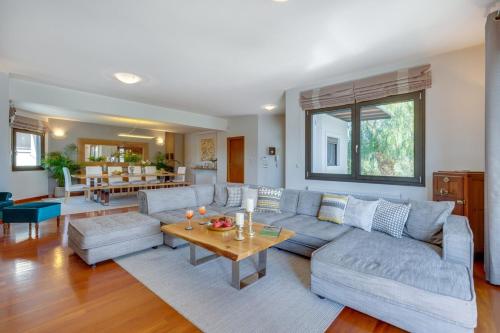 Villa Ampelaki - Premium Villa with heated pool