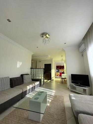 Vue panoramique Logement spacieux au centre d'Oran in Hai El Moudjahiddine