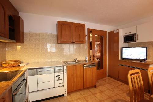 Ferienwohnung im Zentrum von Kappl Paznauntal PAZN100 by FeWo-PLAN in Kappl