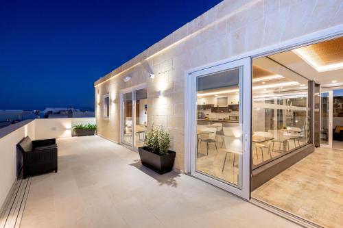 ระเบียง/ชานเรือน, C4 Retreats by Georges Boutique Living in โกโซ