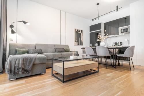Central apartment with Picasso vibes by REMS, Málaga
