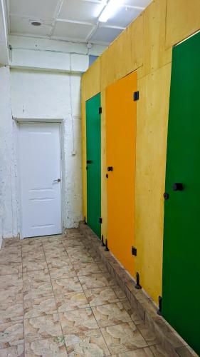 Душ, Sun Hostel in Алмати