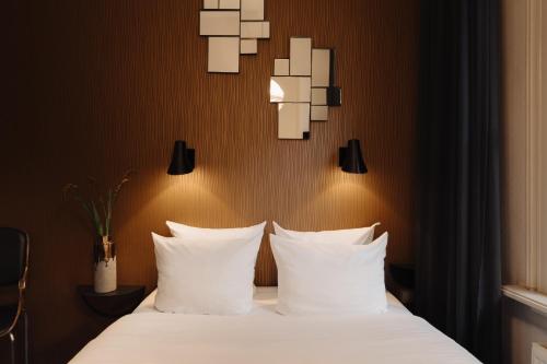 Standard Double Room image 6